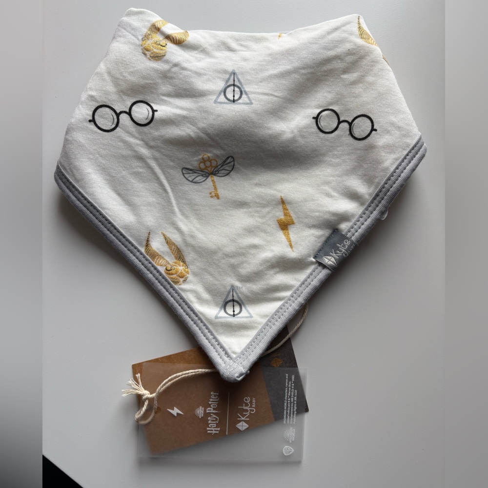 NWT Harry Potter Kyte Bib